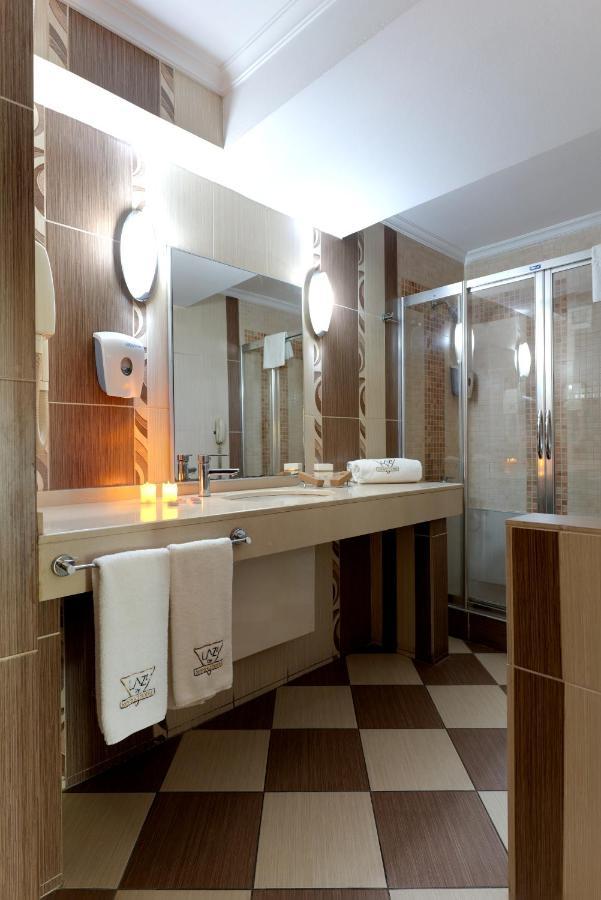 Lazz By Ketenci Hotel Smirne Esterno foto