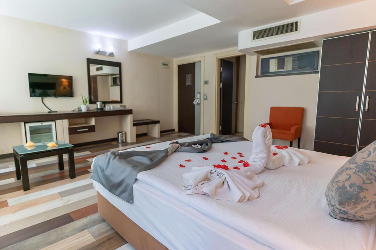 Lazz By Ketenci Hotel Smirne Esterno foto